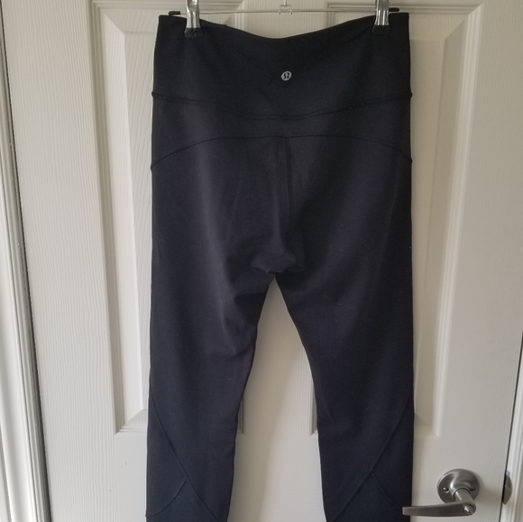 NWOT in movement leggings - Picture 2 of 3